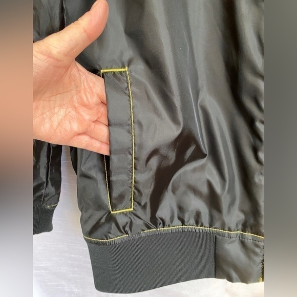 NWT Vintage Coogi Black and Neon  Stripes Windbreaker Ladies LG - Picture 10 of 15